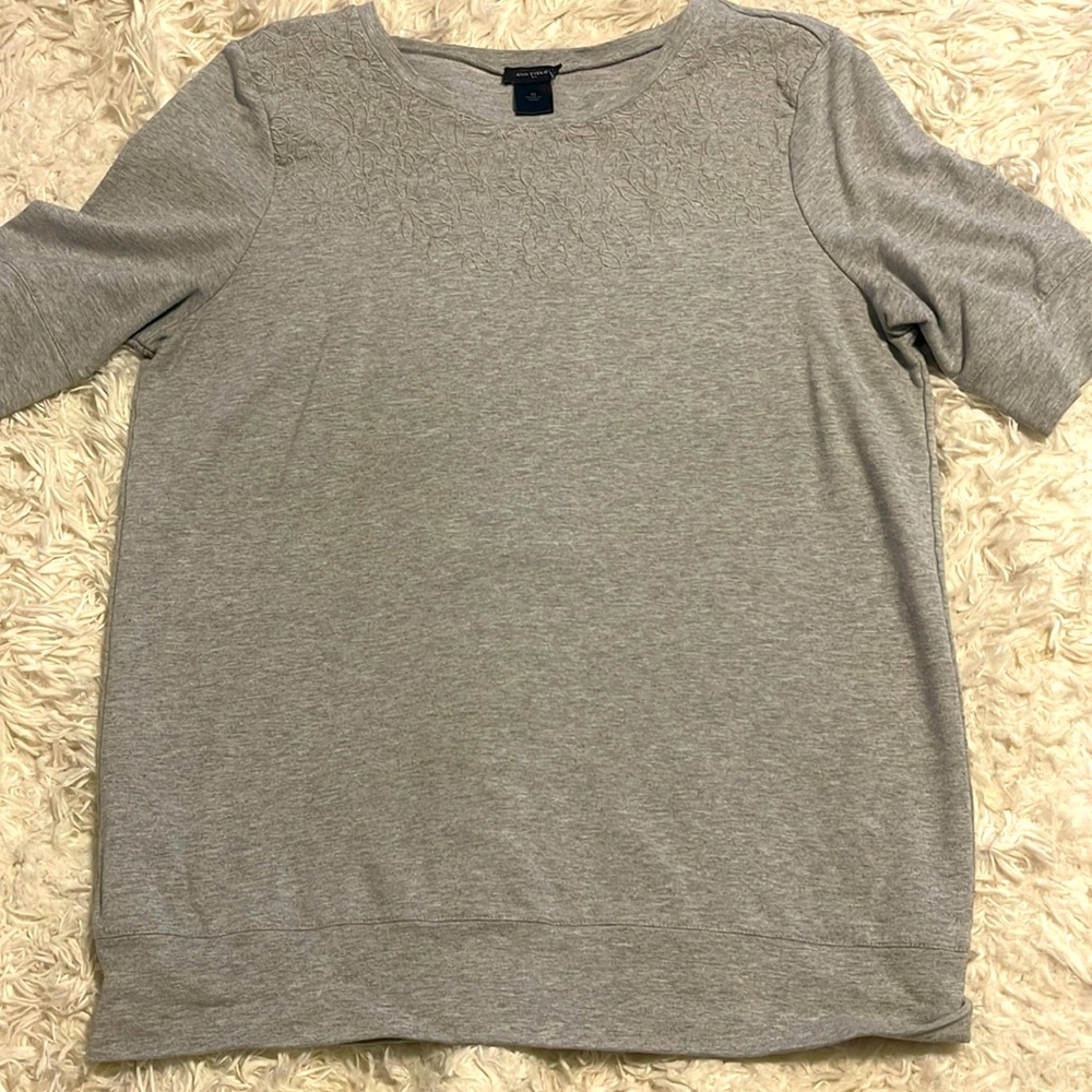 NWOT Ann Taylor flower embroidered fitted top